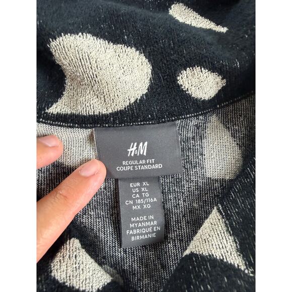 H&M Black Leaf Print Resort Shirt - Size XL - Terry Cloth - Picture 2 of 7
